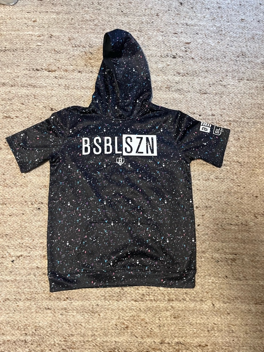 BSBLSZN Kids Short-Sleeve Hoodie in Black Speckle